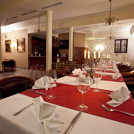 Hotel Sarmata Zespol Dworski Sandomierz Restoran foto