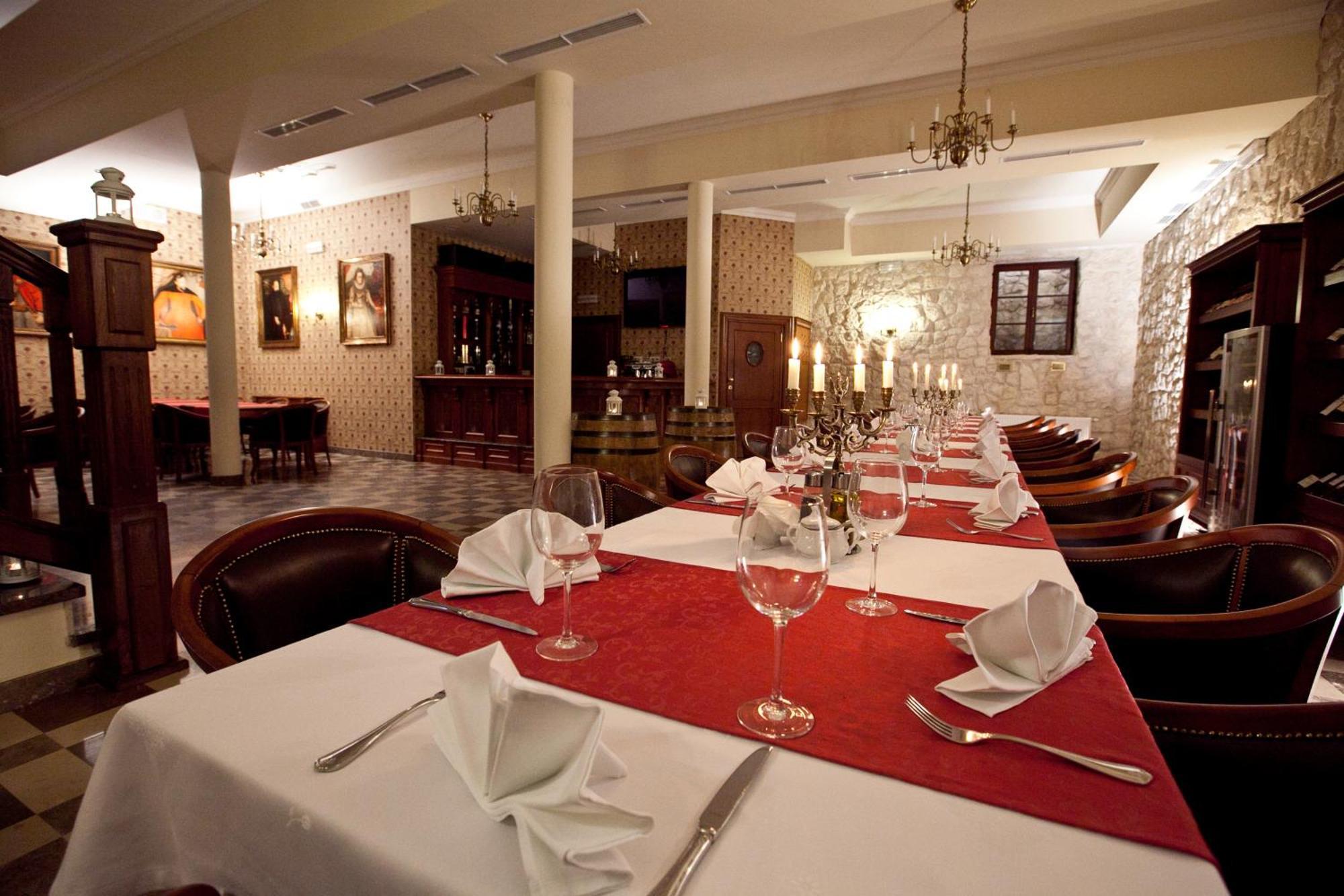 Hotel Sarmata Zespol Dworski Sandomierz Restoran foto
