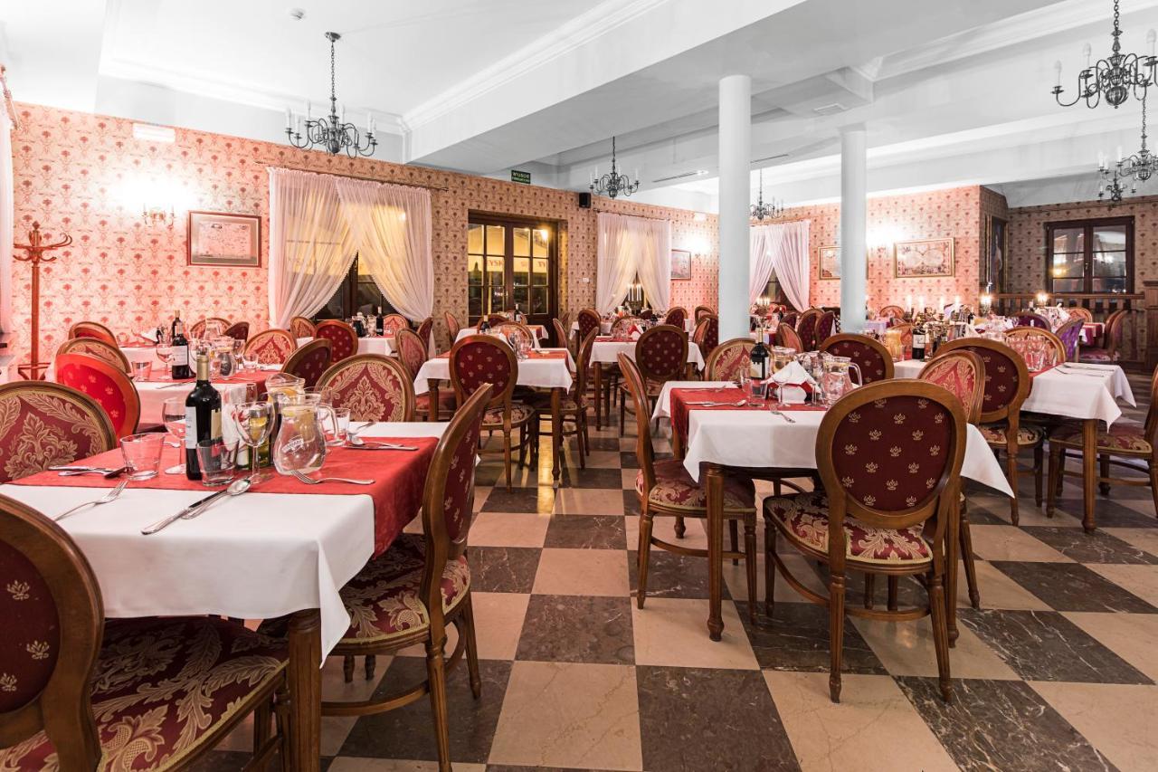 Hotel Sarmata Zespol Dworski Sandomierz Bagian luar foto